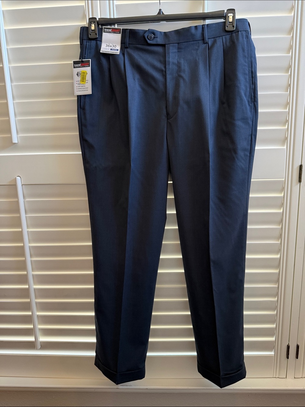 Roundtree & Yorke Men's Navy Dress Pants - Pleated Front